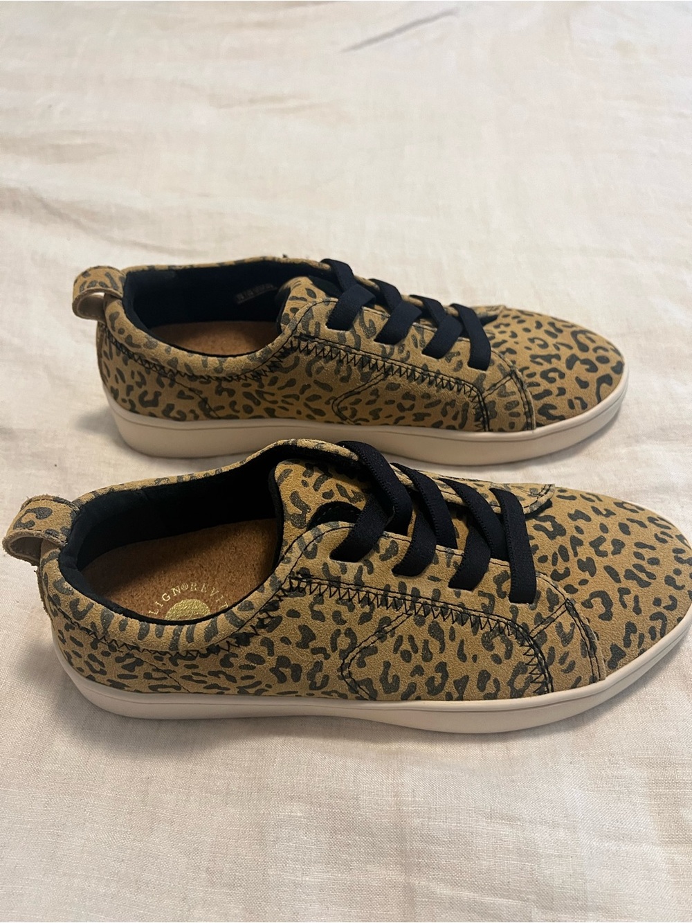 Women’s Revitalign Orthotic Water Repellent Suede Sneakers